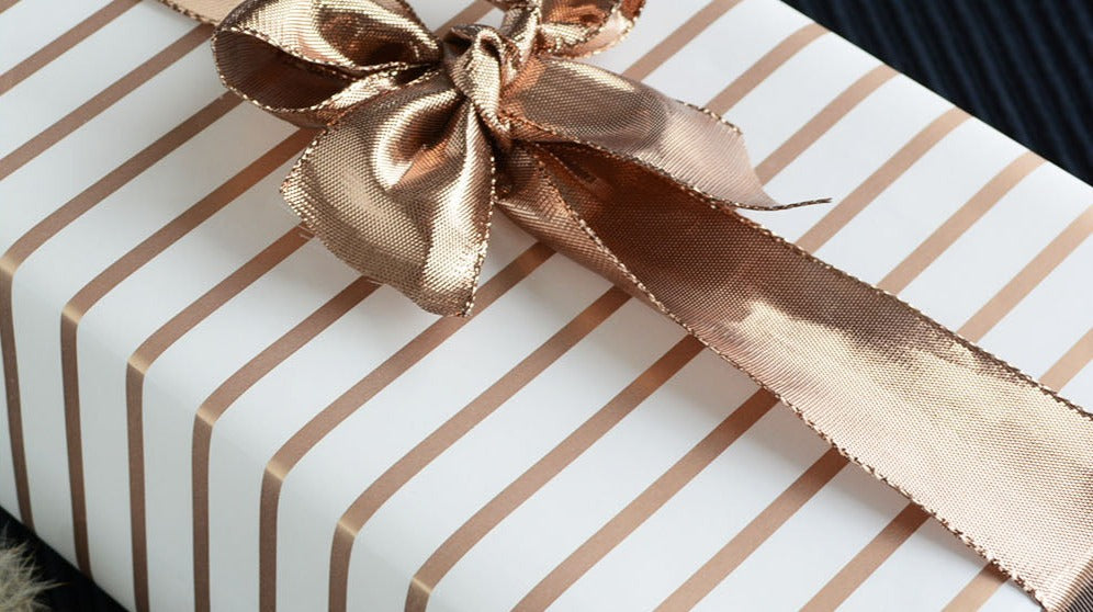 Creme/Gold Thin Stripe Gift Wrap